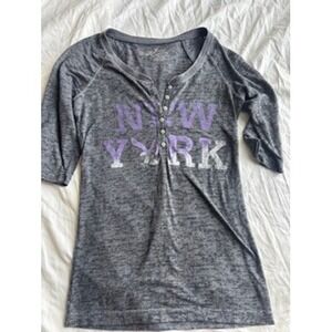 American Eagle Outfitters Gray y2k Graphic Henley Shirt Women's M 3/4 Sleeve